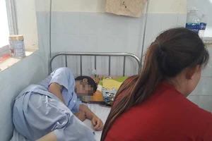 Khó xử hình sự tài xế đuổi sản phụ xuống xe