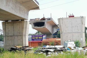 Người dân ba quận bảy năm ngóng một cây cầu