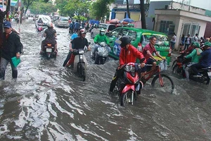 Không thực hiện phương án chống ngập tại chân cầu Sài Gòn