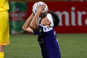 Nhiều người tiếc Văn Quyết và Nguyên Mạnh không thể lên tuyển