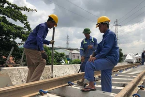 Thông cầu đường sắt Bình Lợi vào tháng 9