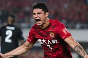 Khi bóng đá Trung Quốc nhập tịch bằng mọi giá