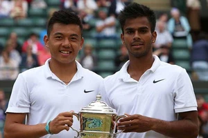 Đồng đội của Lý Hoàng Nam đối đầu với Federer 