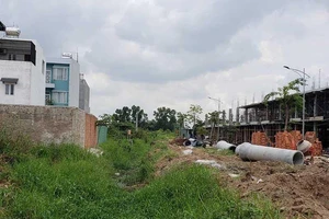 Dự án biệt thự đè đường thoát nước