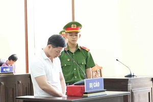 Cú lừa chạy việc vào ngành công an