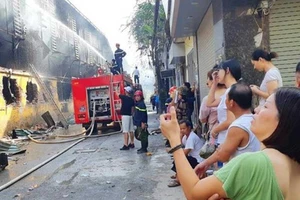 Cảnh báo nguy cơ ô nhiễm sau vụ cháy Rạng Đông