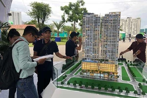 Vàng tăng giá, bất động sản có bớt nóng?