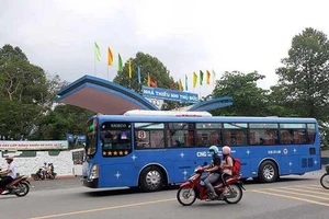 Đề xuất không thay đổi công thức bán nhiên liệu cho xe buýt