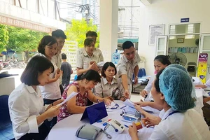 Vụ cháy Rạng Đông: Binh chủng Hóa học lên phương án tẩy độc