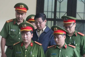 Cựu tướng Phan Văn Vĩnh lại bị khởi tố