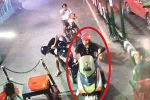 Video: Nhà báo rớt sông tử vong gần phà Cát Lái