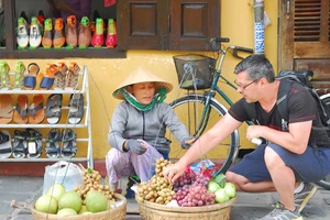 Đánh mất ‘miếng bánh’ 9 tỉ USD du lịch cá nhân