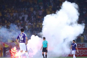 Khó thoát án phạt của FIFA