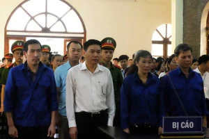 Sáu phụ huynh nhờ nâng điểm cho con ‘biến mất’