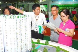 TP.HCM kiến nghị Thủ tướng gỡ vướng giao dịch bất động sản