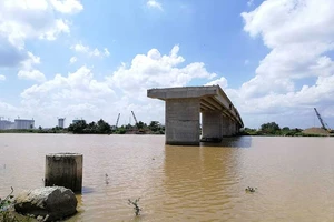 Thêm một dự án làm cầu ‘đứng hình’ do vướng mặt bằng