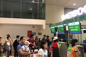 Đi máy bay: Đã bớt rườm rà về thủ tục