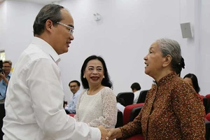 Lãnh đạo lắng nghe, dân chẳng ngại nói