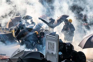 Bạo lực leo thang, Hong Kong vẫn khó tìm lối thoát