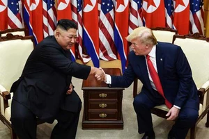 Phi hạt nhân hóa: Từ thâm tình Kim-Trump đến lời đề nghị ‘vàng