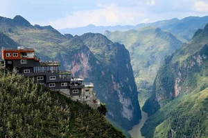 Vụ Mã Pì Lèng: Lẽ nào quan chức vì hám lợi mà dùng dằng