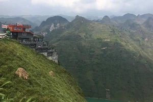 Phải trả lại nguyên trạng đỉnh Mã Pì Lèng