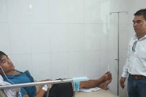 Clip: Băng dàn cảnh móc túi đâm người bị thương ở quận 12