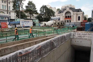 Metro số 1 trước nguy cơ ngừng thi công