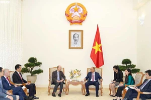 Thủ tướng Nguyễn Xuân Phúc tiếp nhà đầu tư nước ngoài