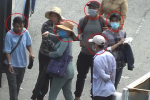 Nhóm móc túi ở Suối Tiên diễn kịch đánh lừa nạn nhân