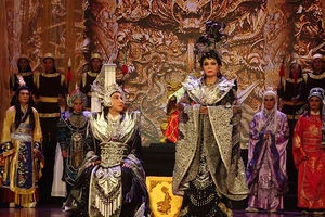 Cải lương nhộn nhịp, nghệ sĩ, khán giả vẫn vất vả