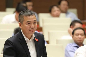 Đại biểu lo đạo đức công chức tha hóa