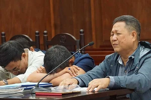 Nước mắt tại phiên xử vụ án đường Hồ Chí Minh