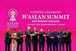 Biển Đông tỏa nhiệt ở Hội nghị Cấp cao ASEAN