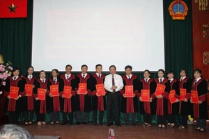 Báo động nhiều thẩm phán xin nghỉ việc