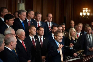 Đảng Cộng hòa quyết tâm bảo vệ ông Trump