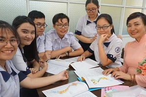 Cô giáo khiến học trò mê địa lý bằng trò chơi