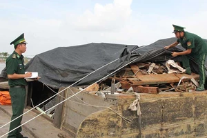 Bi hài chuyện buôn lậu né bộ đội biên phòng