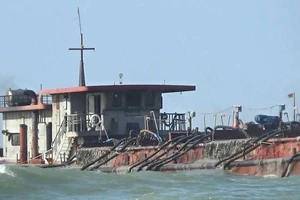 Xử lý nghiêm người tiếp tay cho sa tặc