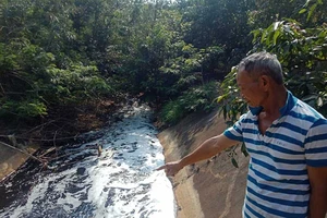 Điều tra công ty lén xả thải gần khu chôn lấp rác Tóc Tiên