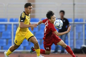 Việt Nam - Lào: Ghi nhiều bàn và bảo toàn lực lượng