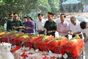 Vụ 13 mộ liệt sĩ không có hài cốt: Khẩn cấp làm rõ