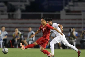 Việt Nam - Singapore: Không thể ngăn ‘cơn lốc đỏ’