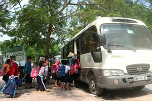Bất an xe đưa đón học sinh ở Bình Dương
