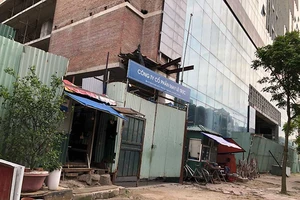 Tìm tư vấn nước ngoài phá dỡ tòa nhà 8B Lê Trực?