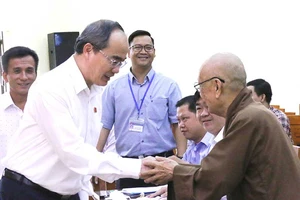 Phải loại bỏ các con sâu đục khoét tiền của nhân dân