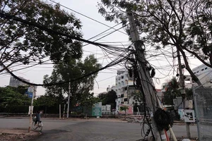 Cặp trụ điện quá nguy hiểm