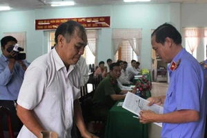 Bị thu oan 59 giấy tờ, đòi bồi thường 152 tỉ