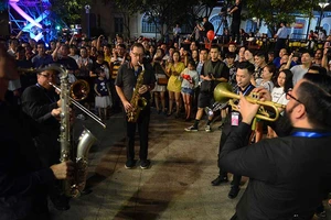 Lễ hội âm nhạc hò dô cuốn hút đến phút cuối cùng