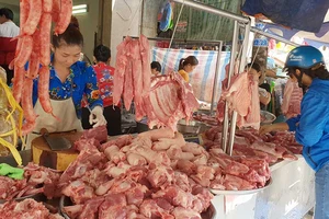 Đi chợ khi giá thực phẩm leo thang